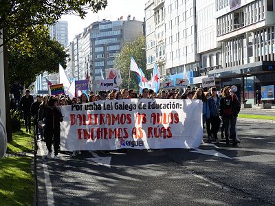 17-11-16-ManiFolgaEstudantes-ACorunha-05.jpg